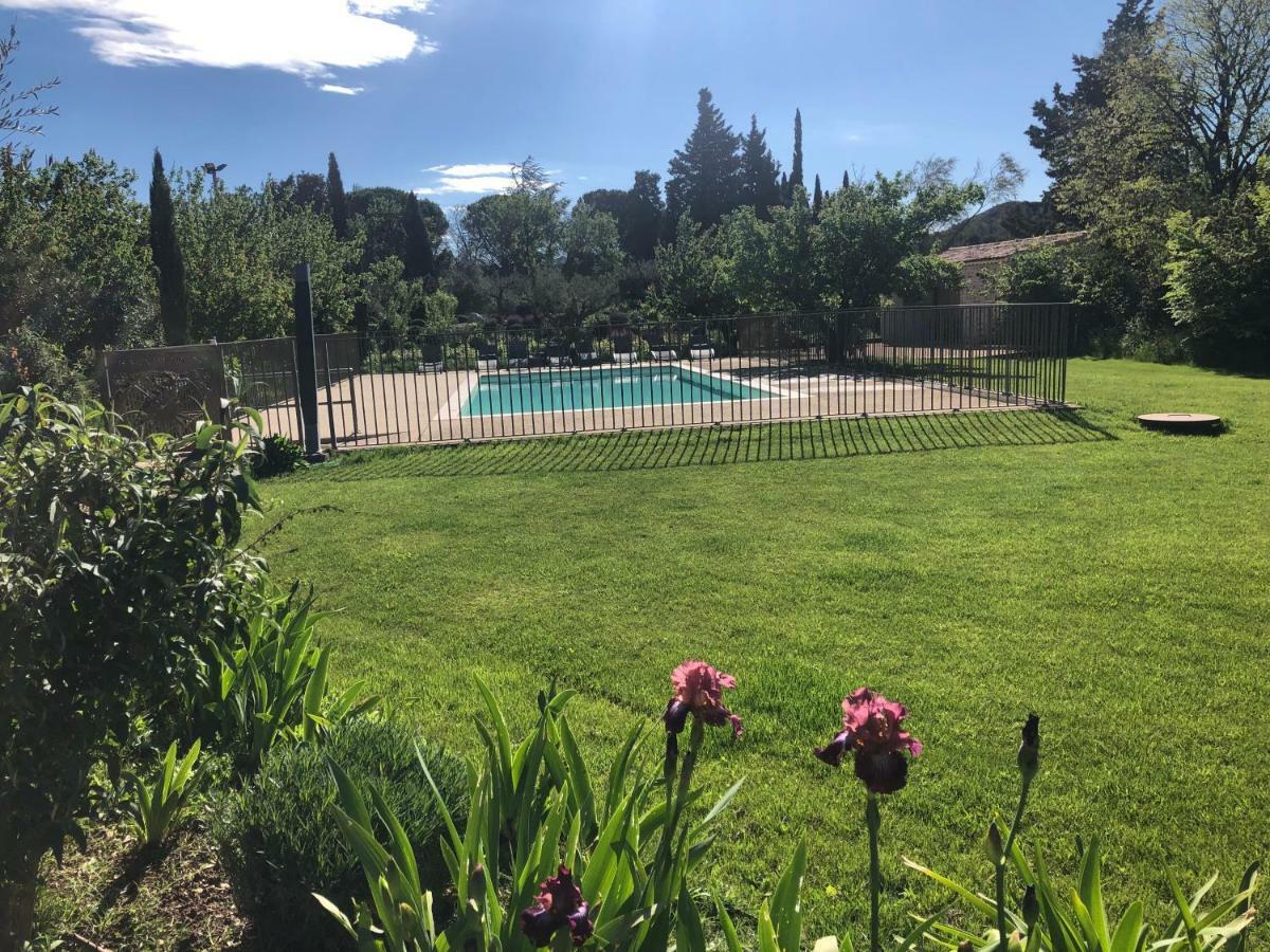 Domaine Du Mas Foucray Aparthotel Les Baux-de-Provence Luaran gambar